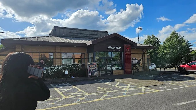 Pizza Hut Food and Restaurant | Fast Food