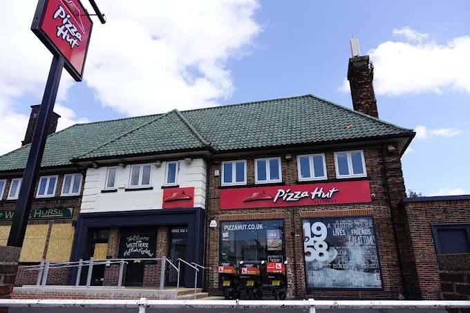 Pizza Hut Middlewood Food and Restaurant | Fast Food