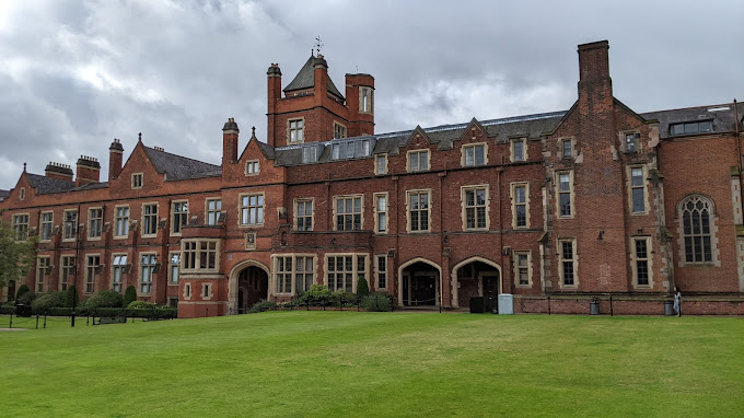 Queens University Belfast Education | Universities