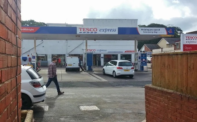 Tesco Express Petrol Station Shopping | Supermarket